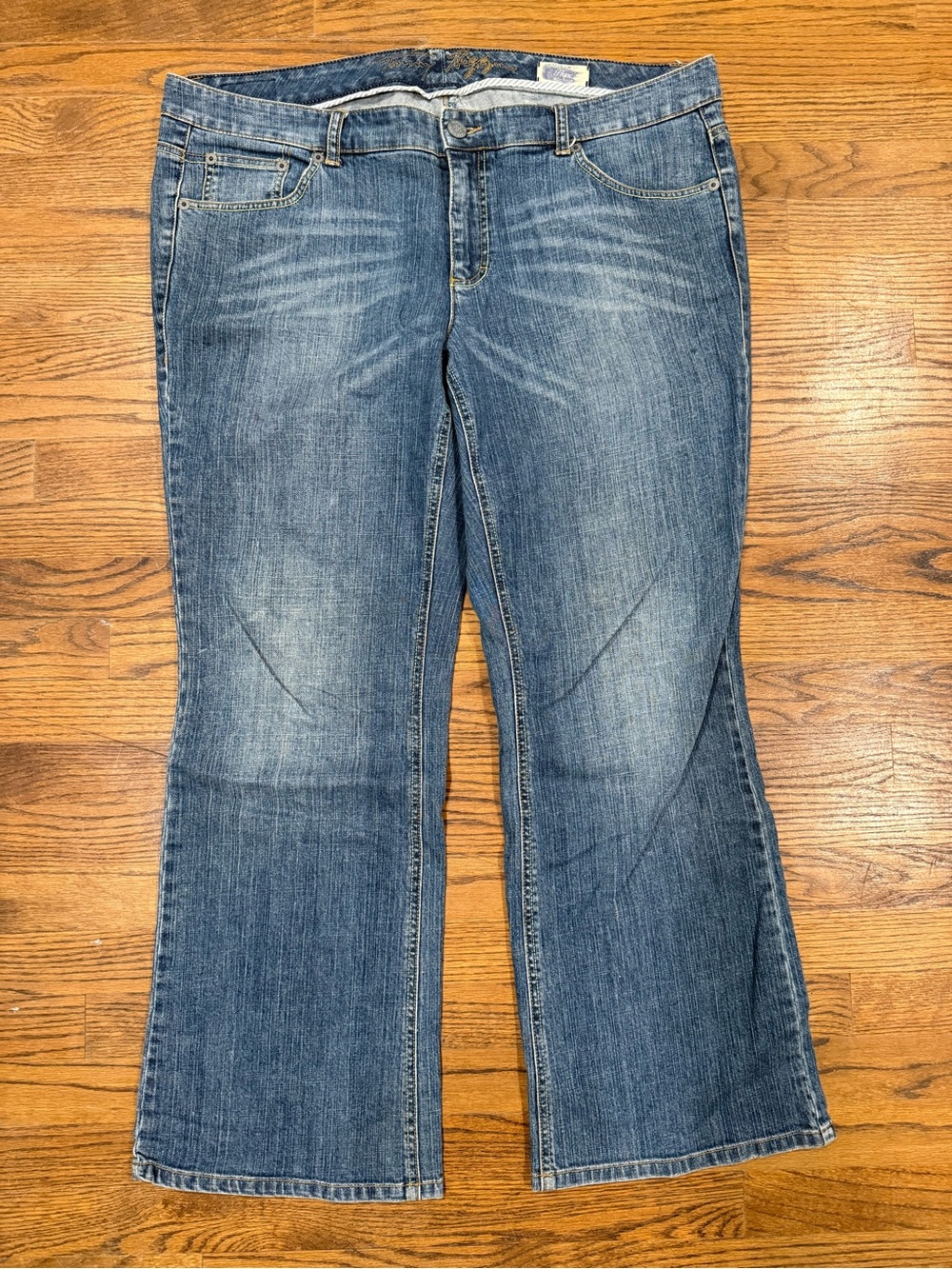 Tommy Hilfiger American Hope Women's Blue Flare Jeans - Mid Wash